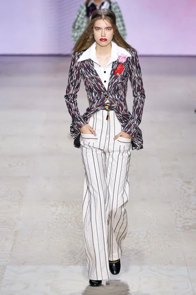 Look 3